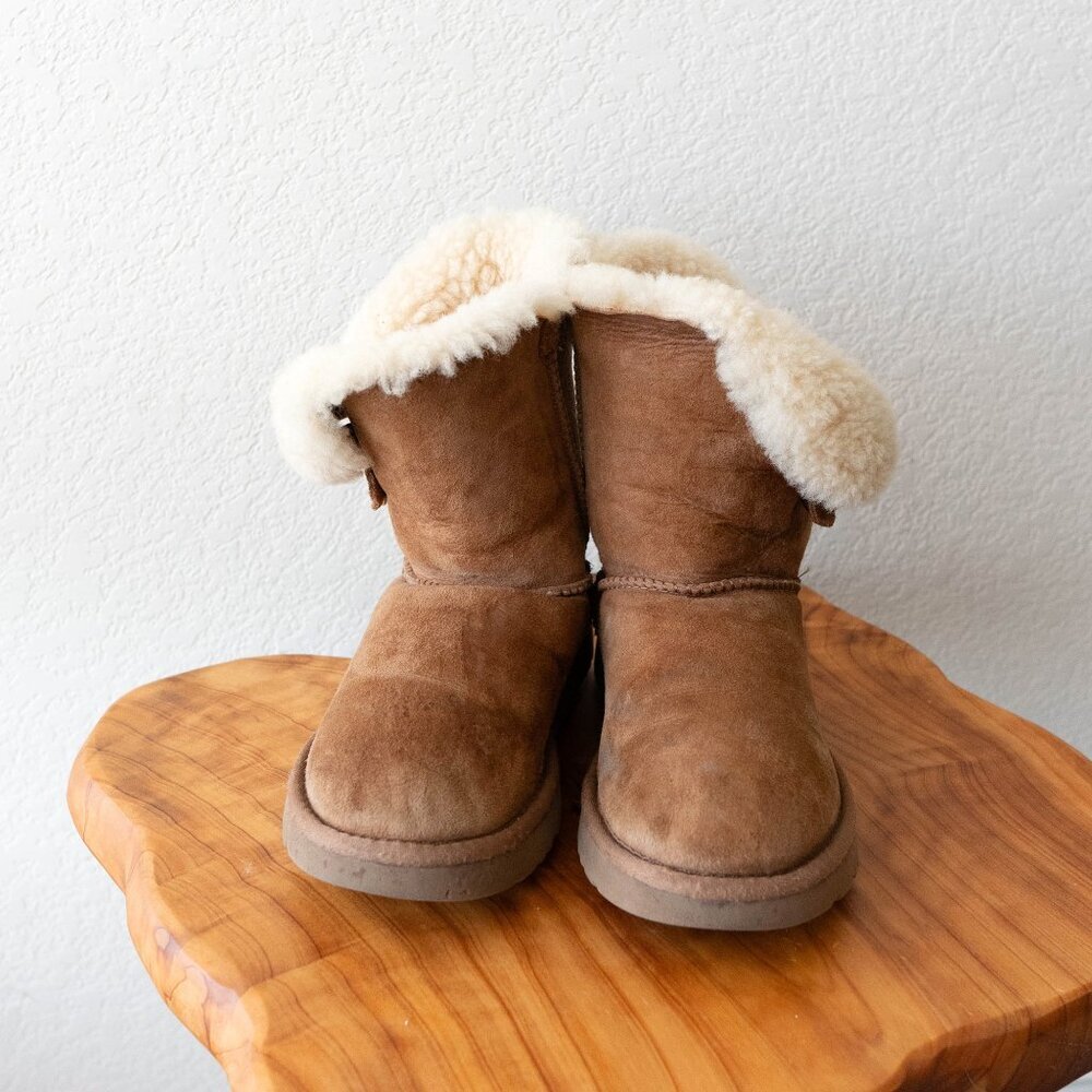 UGG Boots Size 6 Bailey Button Poppy Suede Shearling Chestnut Brown Tan - Picture 2 of 6